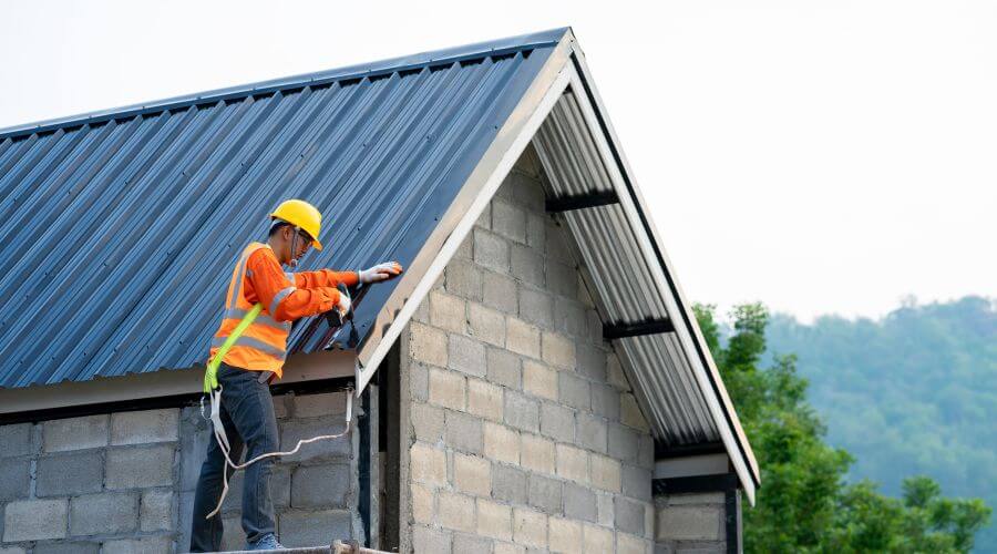 Professional gutter cleaning in Hospers, IA